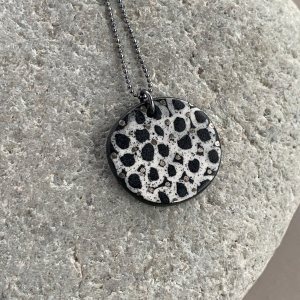 Monochrome Loops Necklace