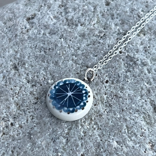 Round Flower Necklace