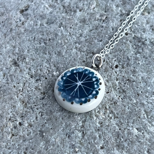 Round Flower Necklace