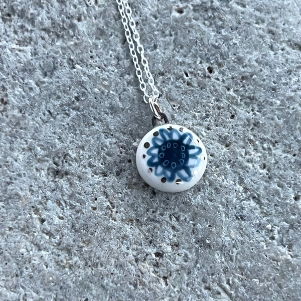 Round Flower Necklace