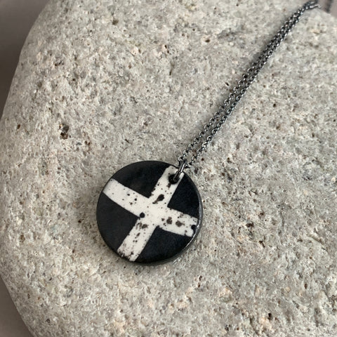 Monochrome Necklace - Cross