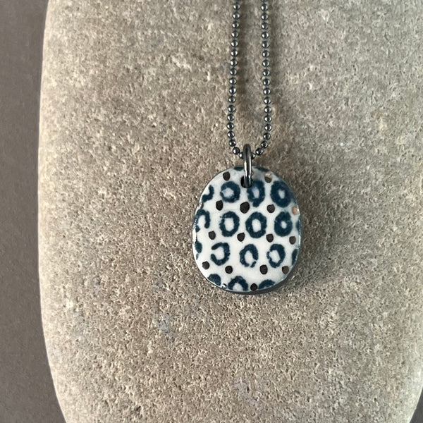 Small Loops Lustre Necklace