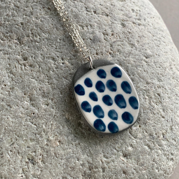 Large Dots Pebble Necklace