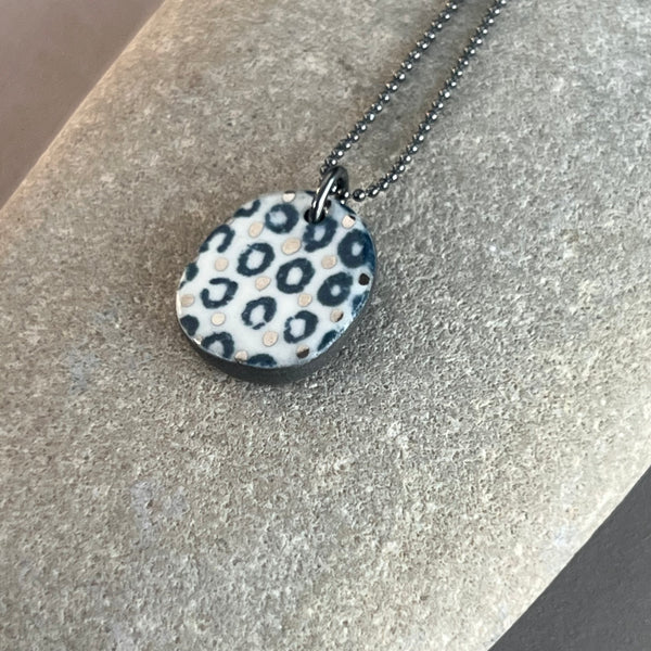 Small Loops Lustre Necklace