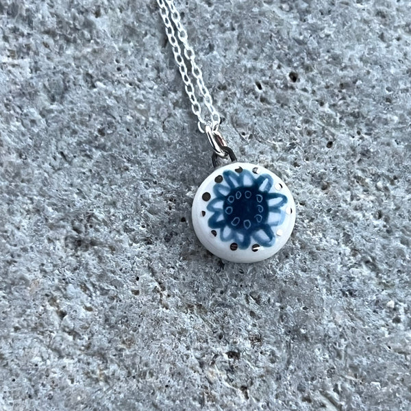 Round Flower Necklace