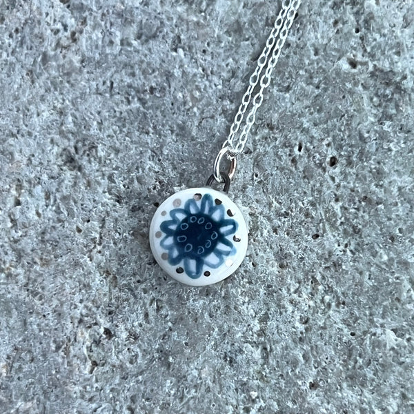 Round Flower Necklace