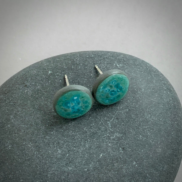 Aqua Studs