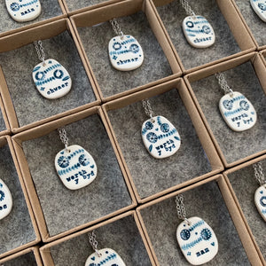 *Newydd* Mwclis Cymraeg Blodau / *New* Welsh Flower Necklace